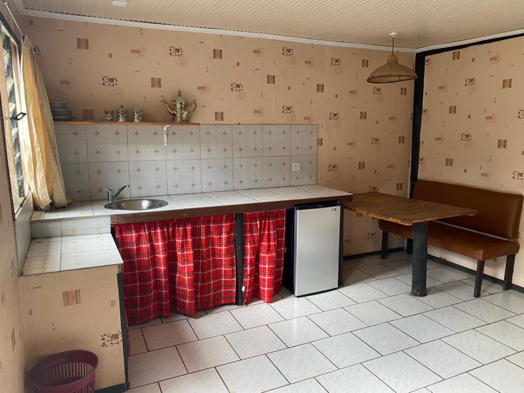 Guesthousejane Villa & Apartments ナイバシャ エクステリア 写真