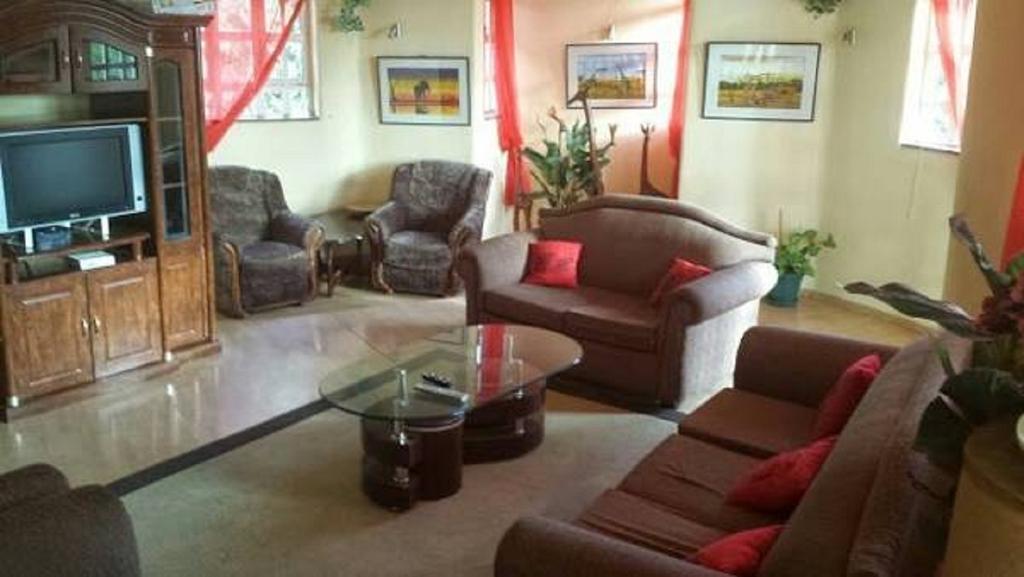 Guesthousejane Villa & Apartments ナイバシャ エクステリア 写真